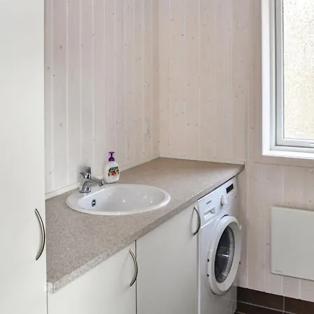 3 Bedroom Awesome In Holiday home *
