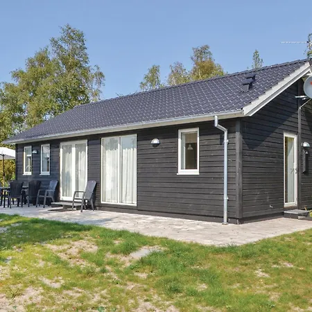 3 Bedroom Awesome In Holiday home
