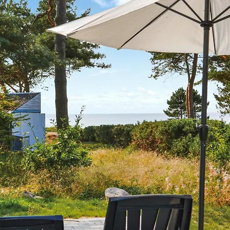 Hus Med 3 Soveværelser Og Strandpromenade I Knebel Knebel